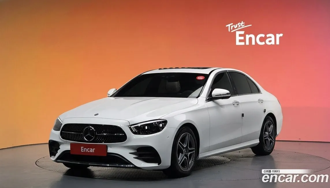 Mercedes-Benz E-Class — фото 1
