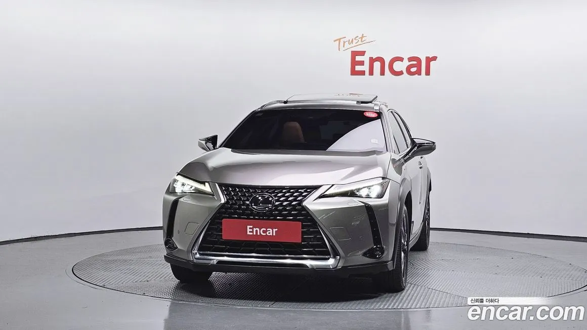 Lexus UX — фото 3