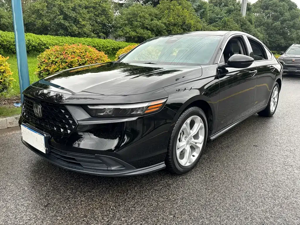 Honda Accord — фото 1