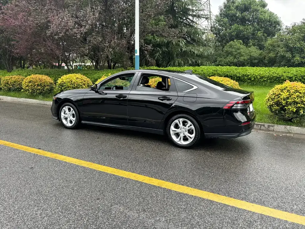Honda Accord — фото 6
