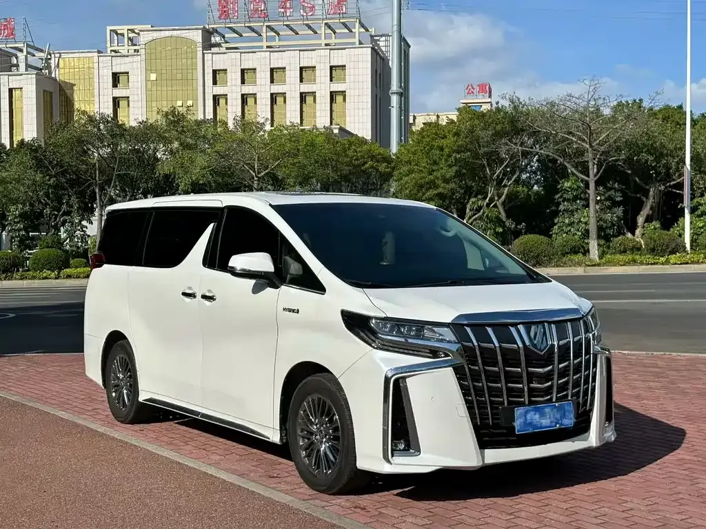 Toyota Alphard — фото 3