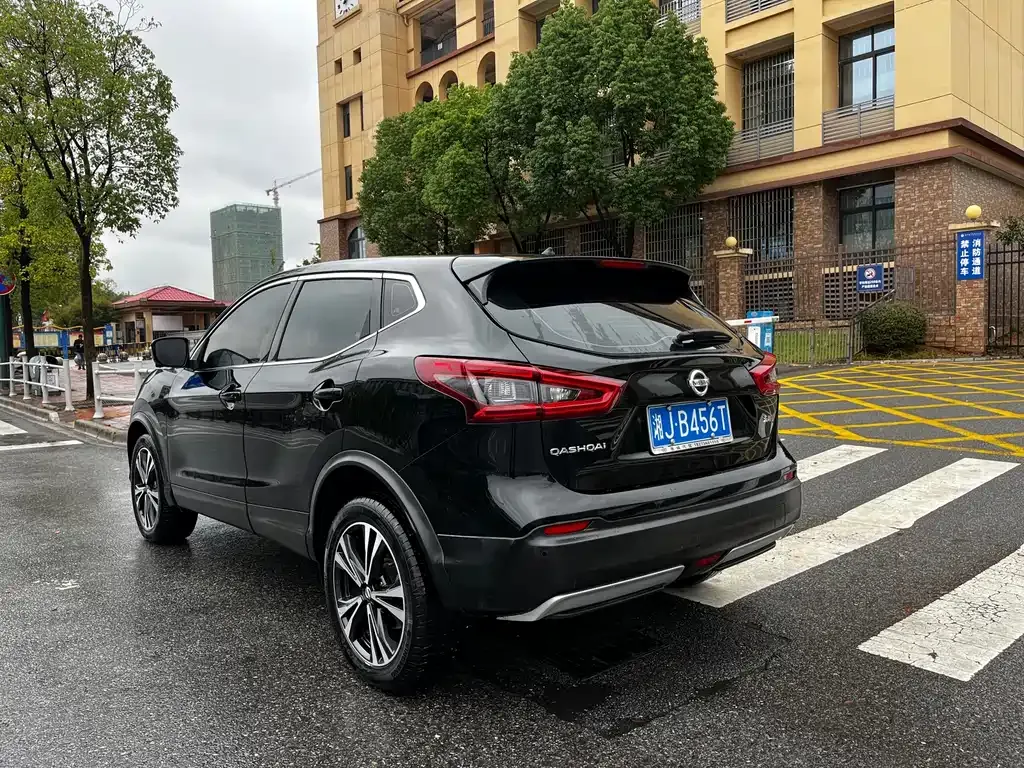 Nissan Qashqai — фото 4
