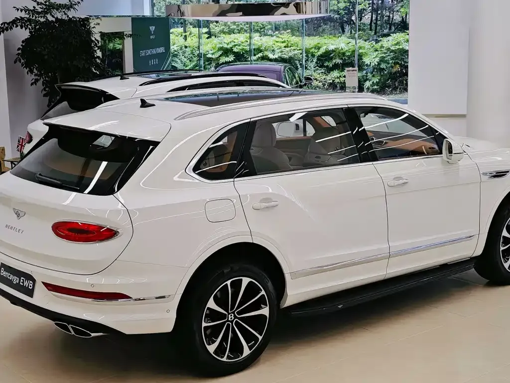 Bentley Bentayga — фото 7