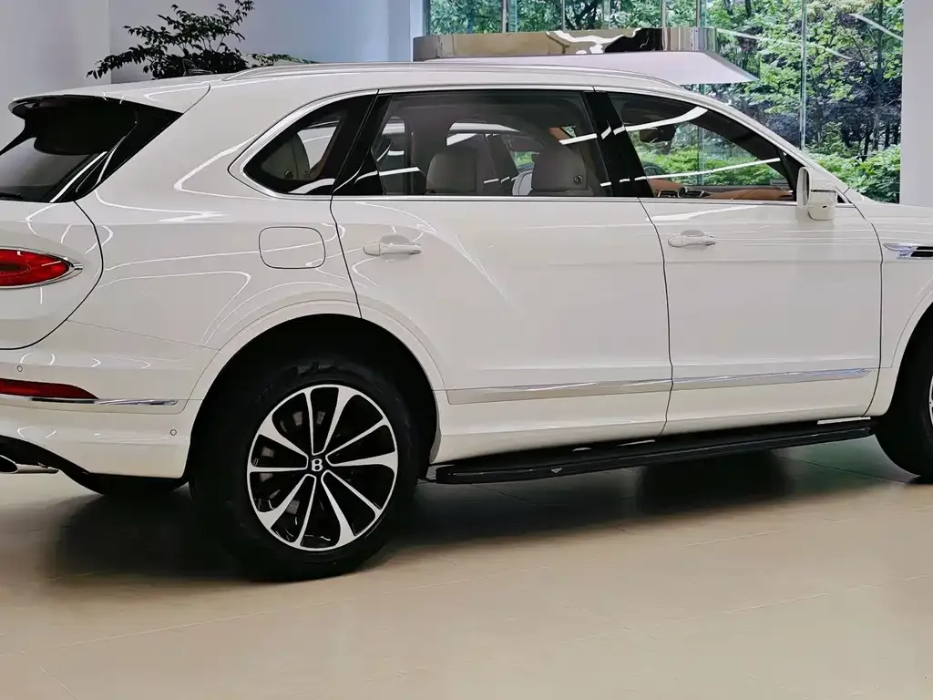 Bentley Bentayga — фото 8