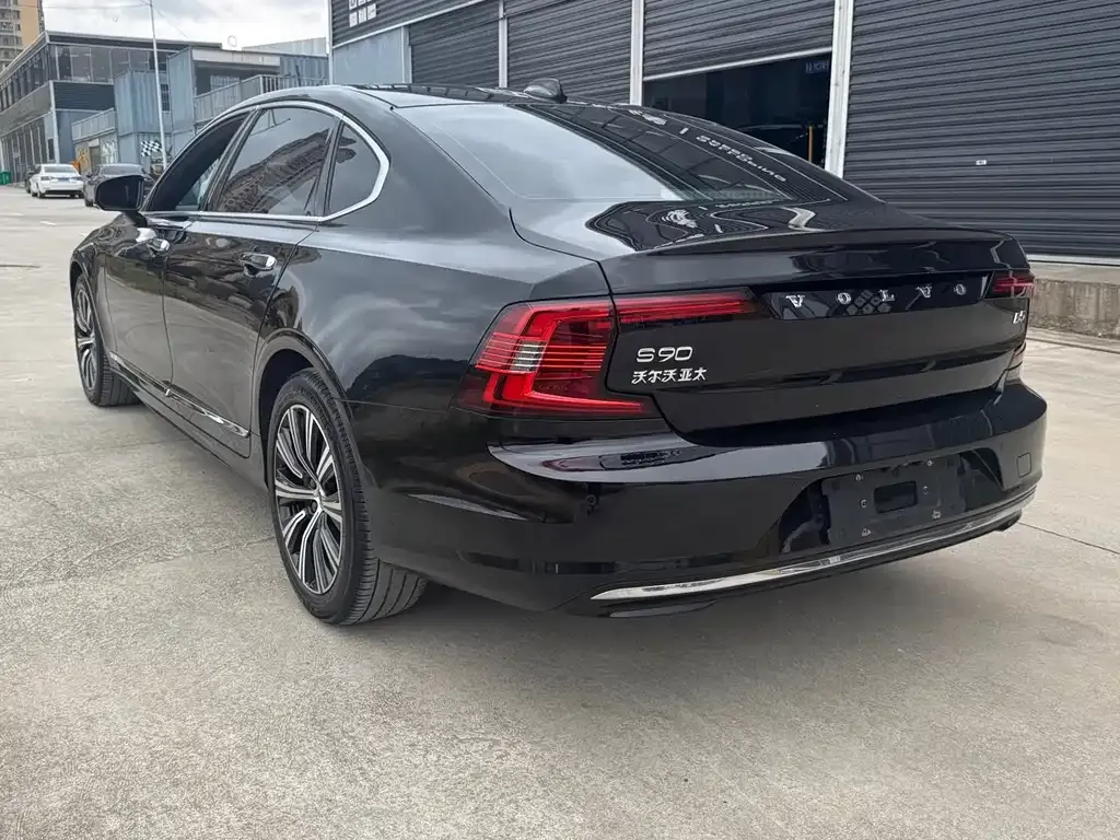 Volvo S90 — фото 7