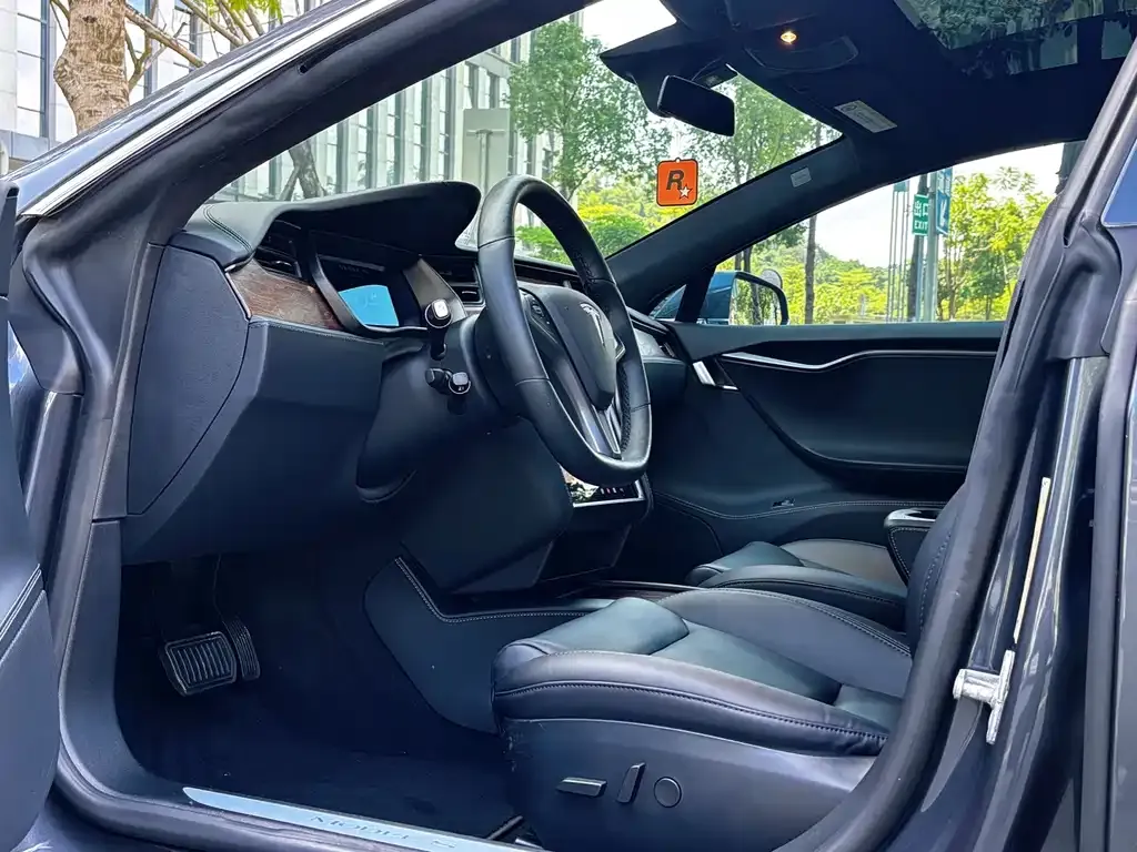 Tesla Model S — фото 4