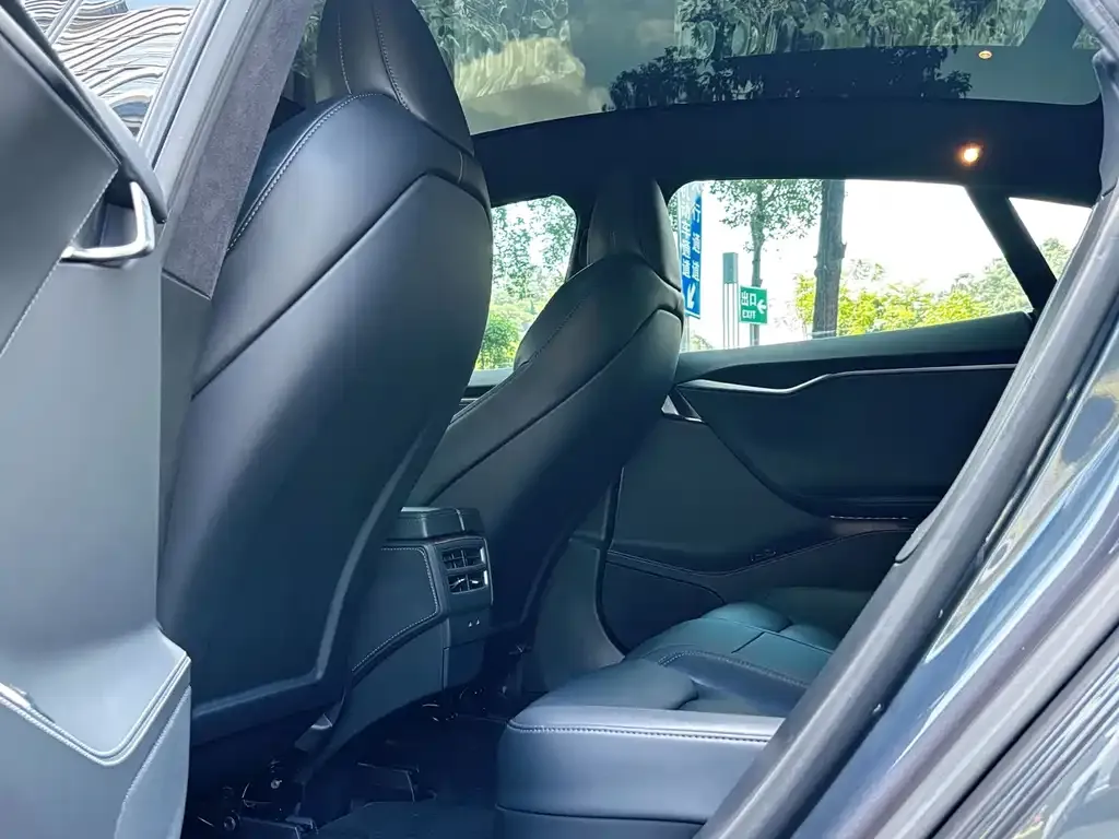 Tesla Model S — фото 6