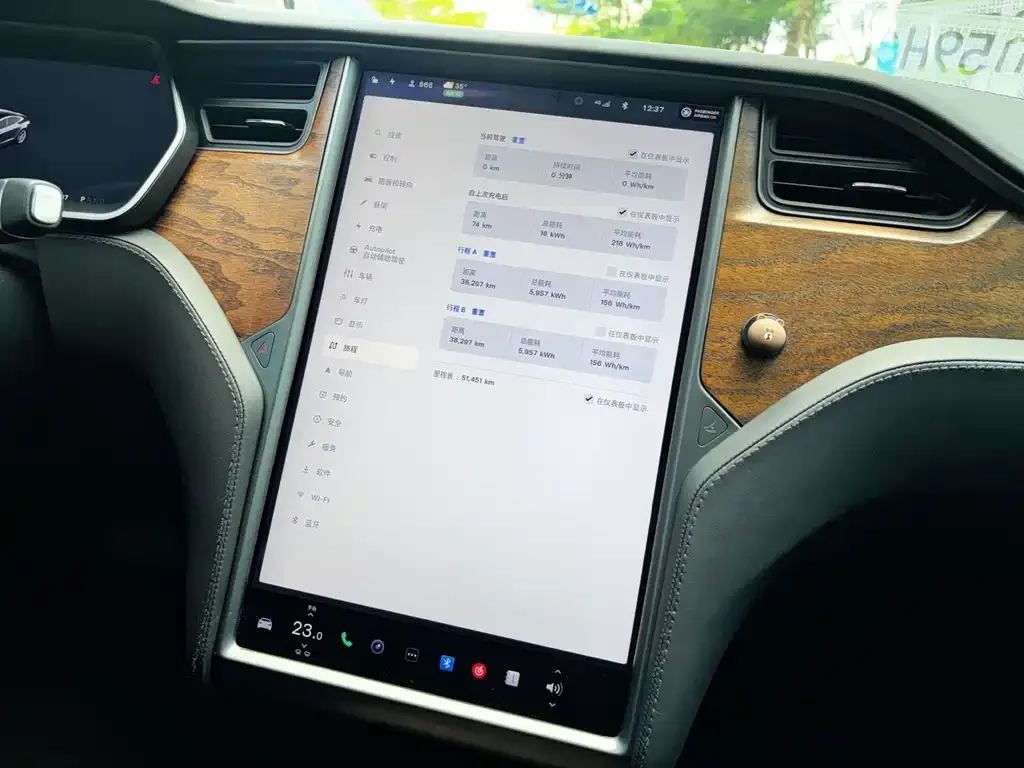 Tesla Model S — фото 7