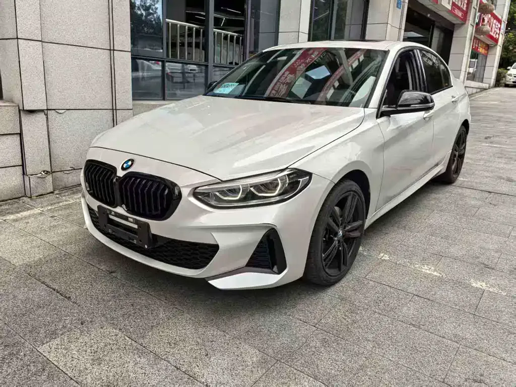 BMW 1 Series — фото 1