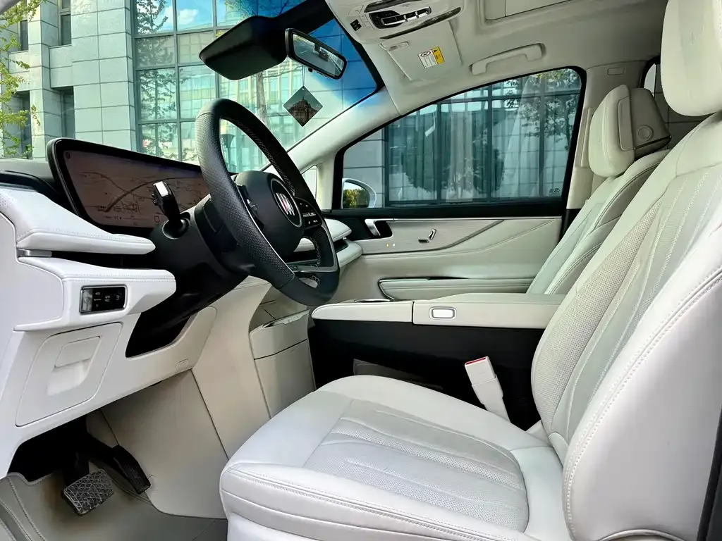 Buick GL8 Hybrid — фото 4