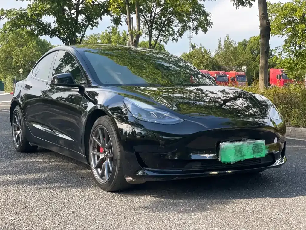 Tesla Model 3 — фото 3
