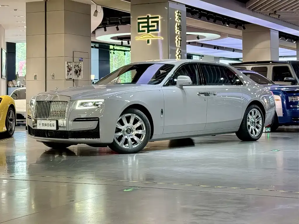 Rolls-Royce Ghost — фото 1