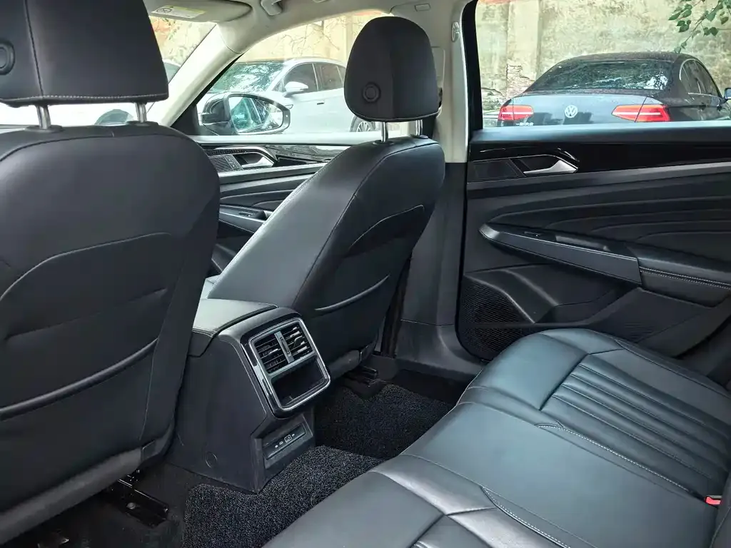 Volkswagen Passat — фото 7