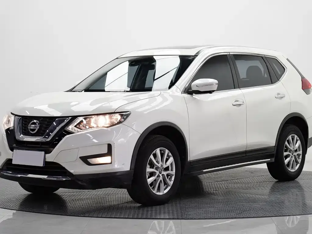 Nissan X-Trail — фото 1