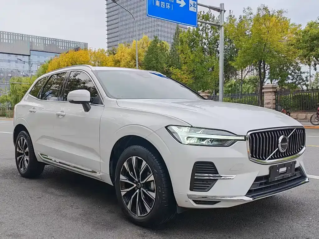 Volvo XC60 — фото 2