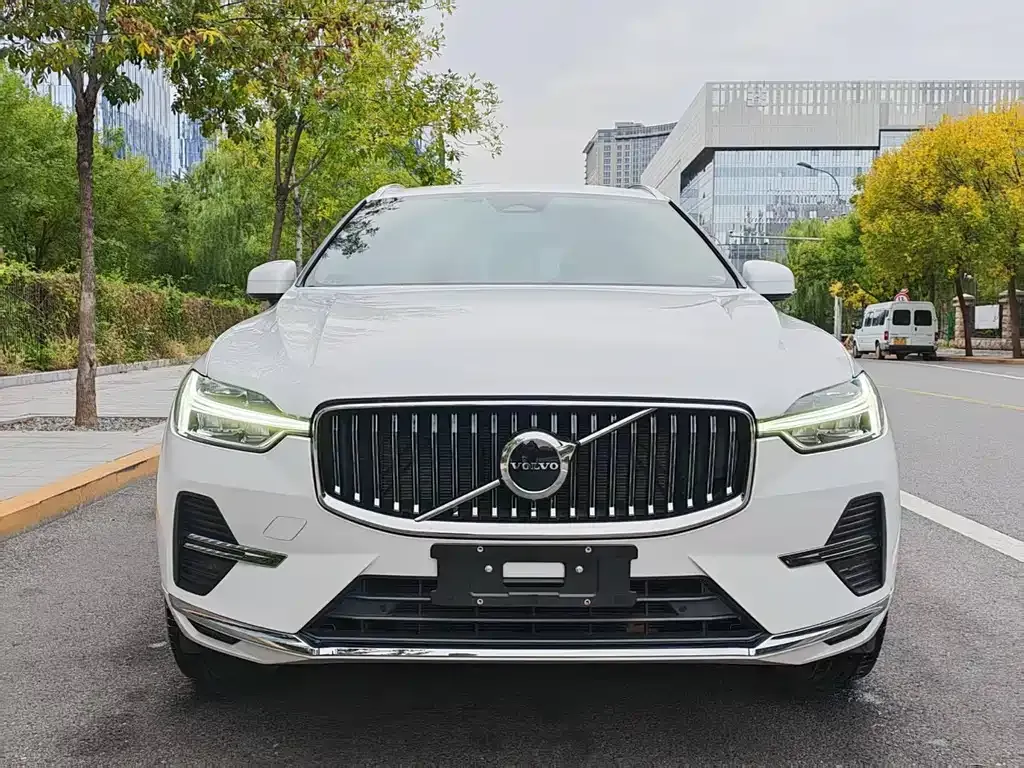 Volvo XC60 — фото 3