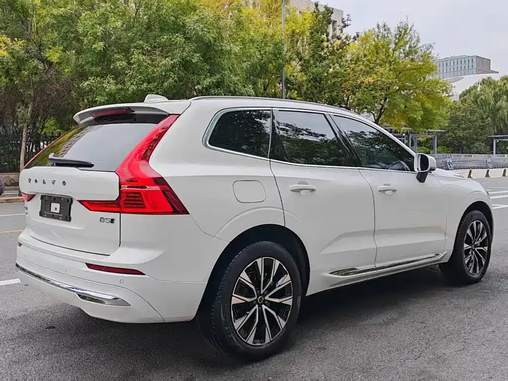 Volvo XC60 — фото 4