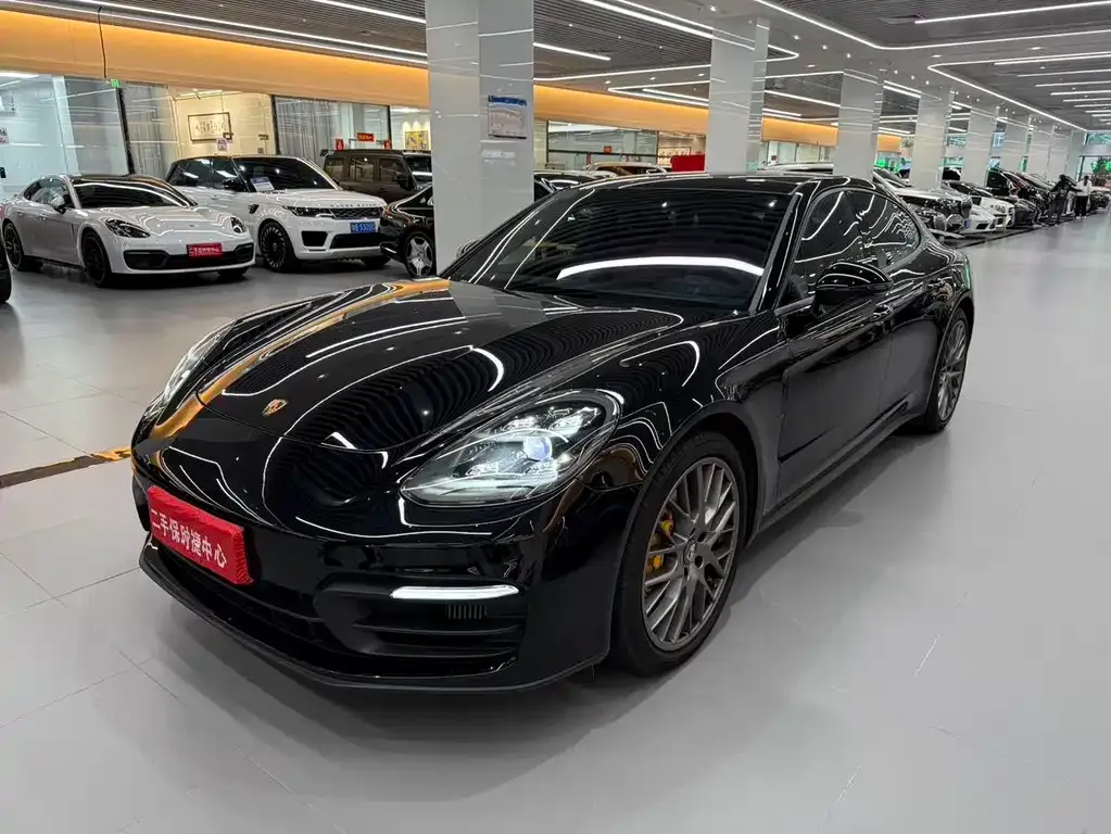 Porsche Panamera — фото 1