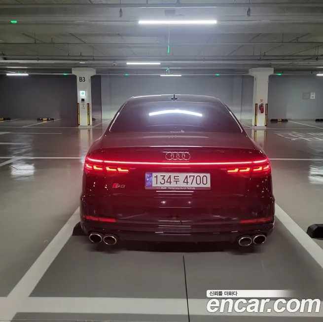 Audi S8 — фото 9