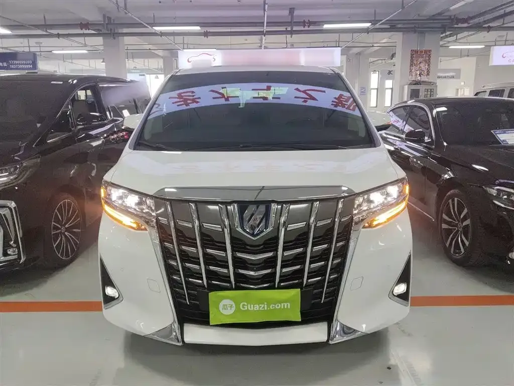 Toyota Alphard — фото 3
