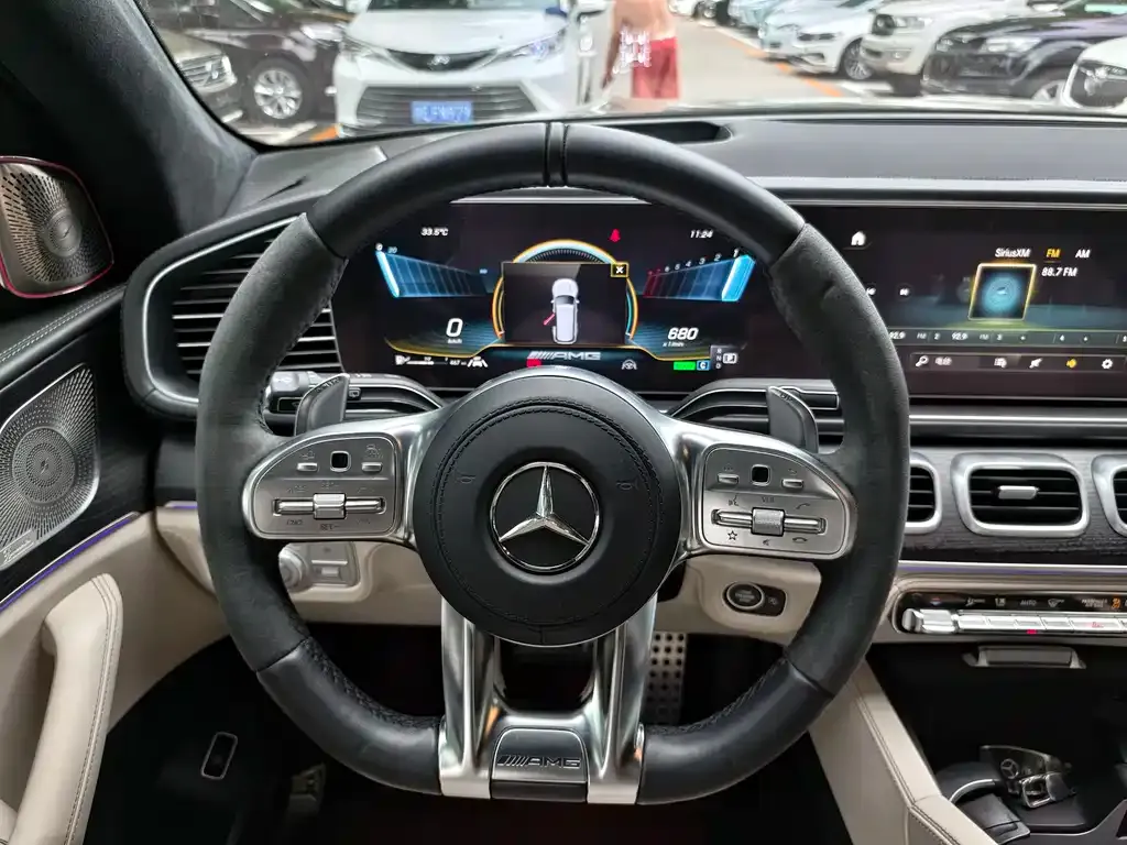 Mercedes-Benz GLS AMG — фото 8