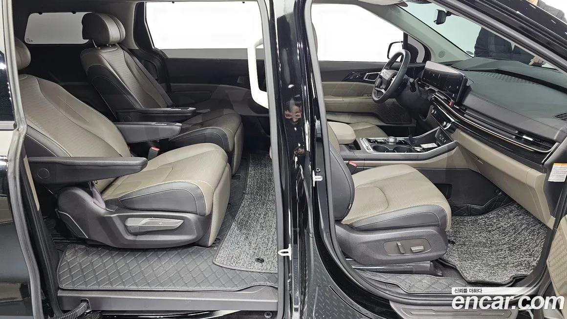 Kia Carnival — фото 10