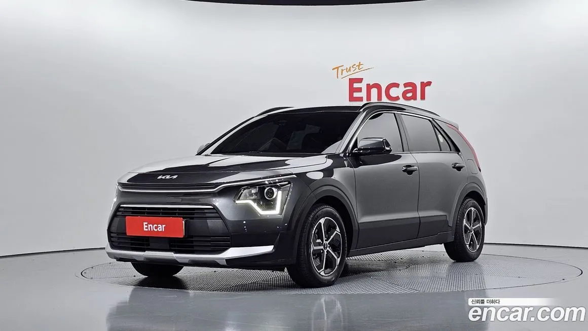 Kia Niro — фото 1