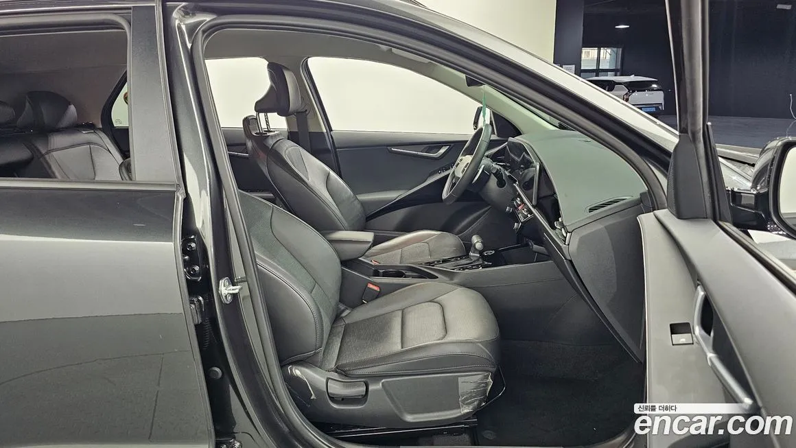 Kia Niro — фото 10