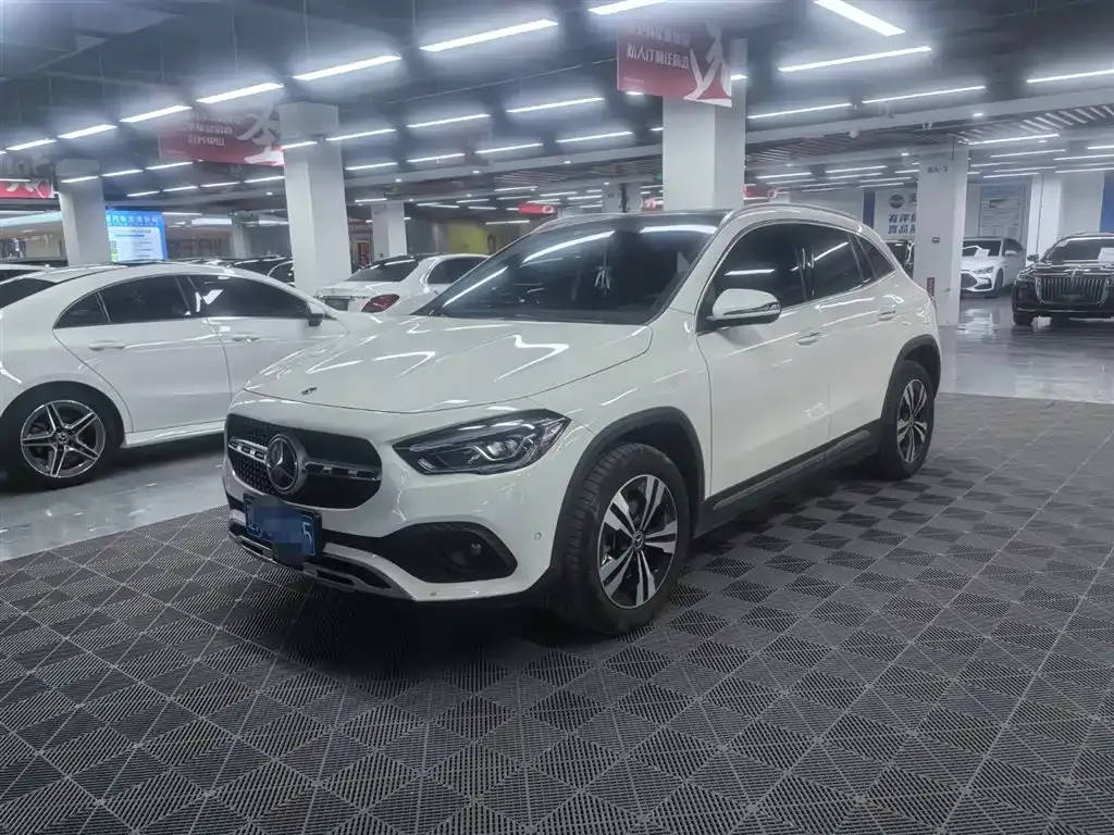 Mercedes-Benz GLA — фото 1