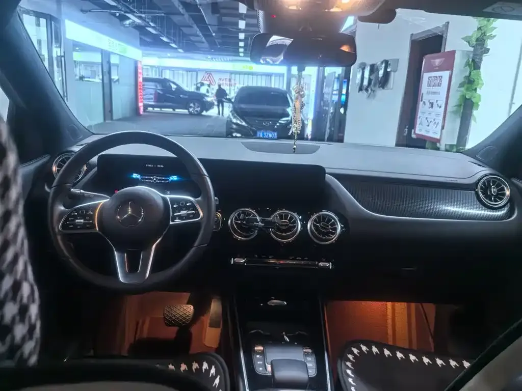 Mercedes-Benz GLA — фото 10