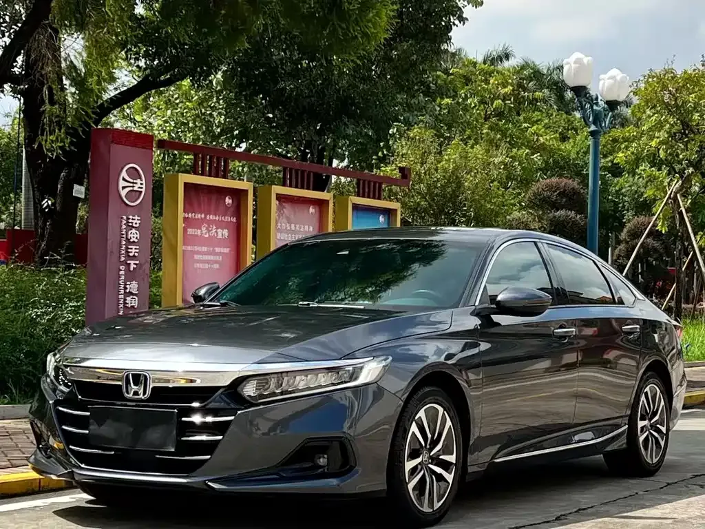 Honda Accord — фото 1
