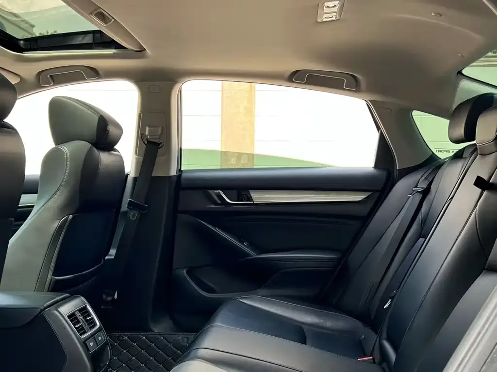 Honda Accord — фото 6
