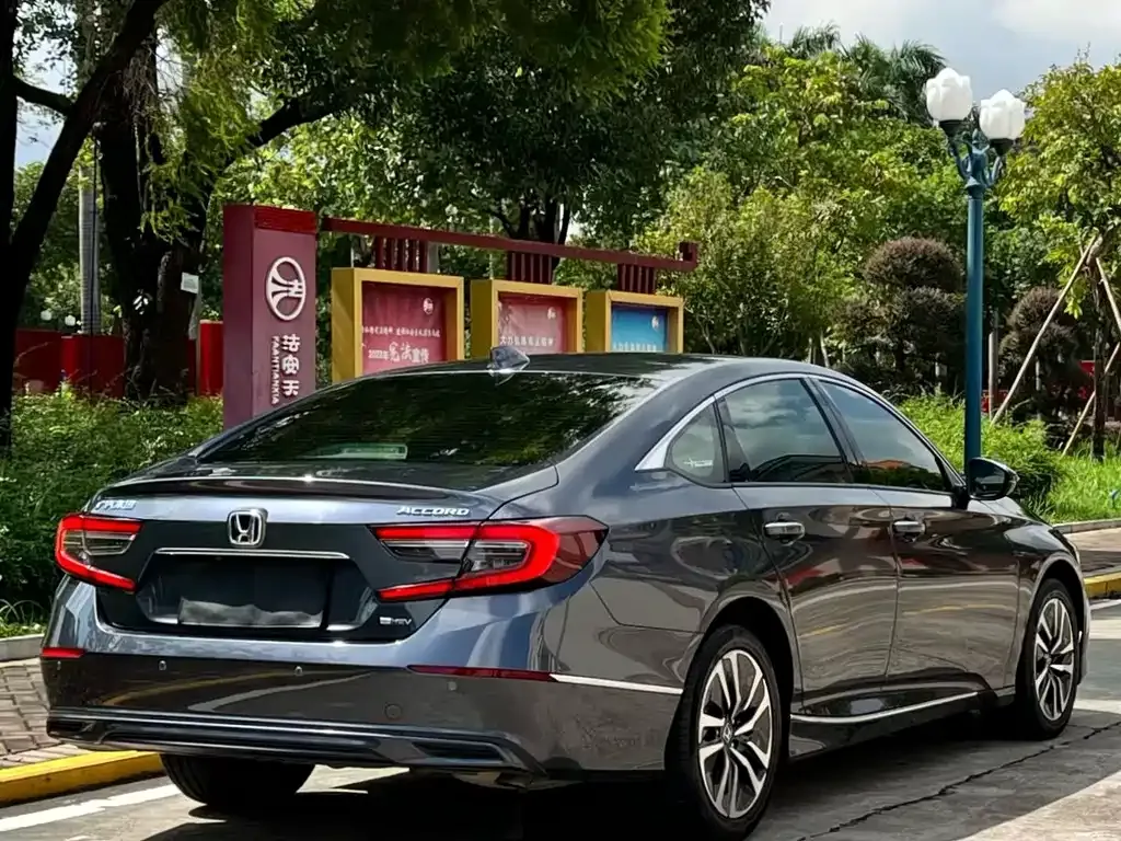 Honda Accord — фото 7