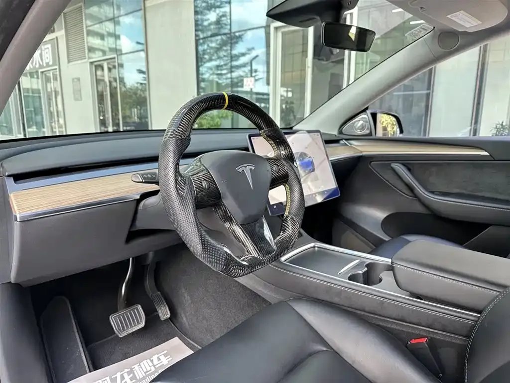 Tesla Model Y — фото 7