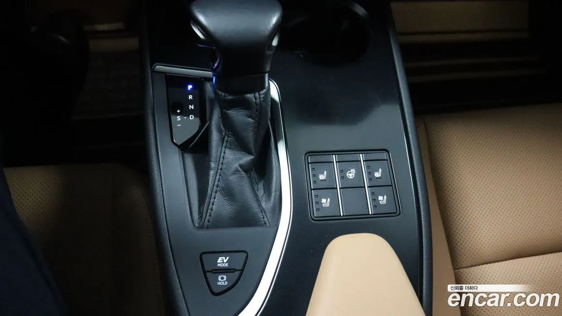 Lexus UX — фото 9