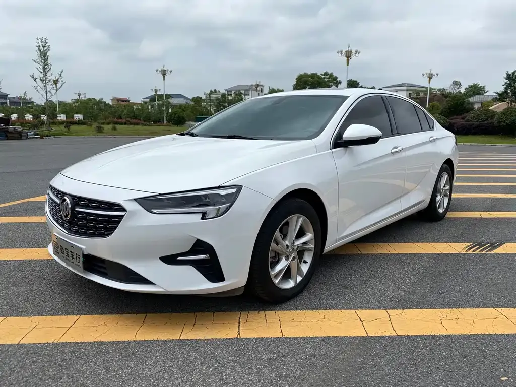 Buick Regal — фото 1