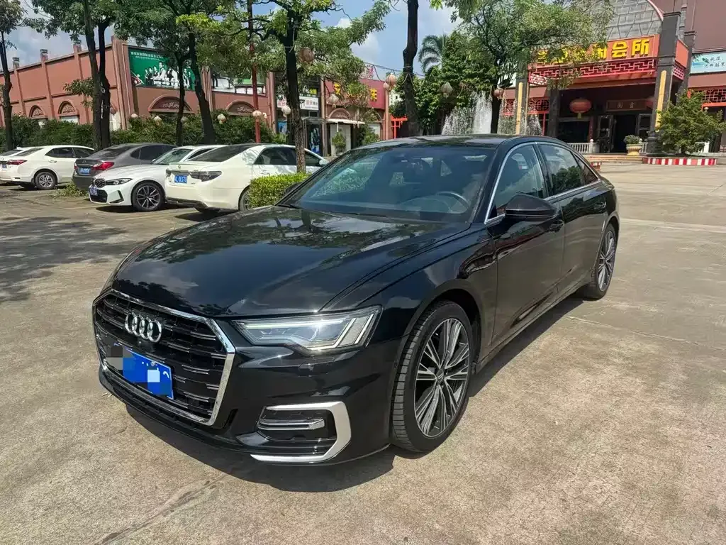 Audi A6L — фото 1