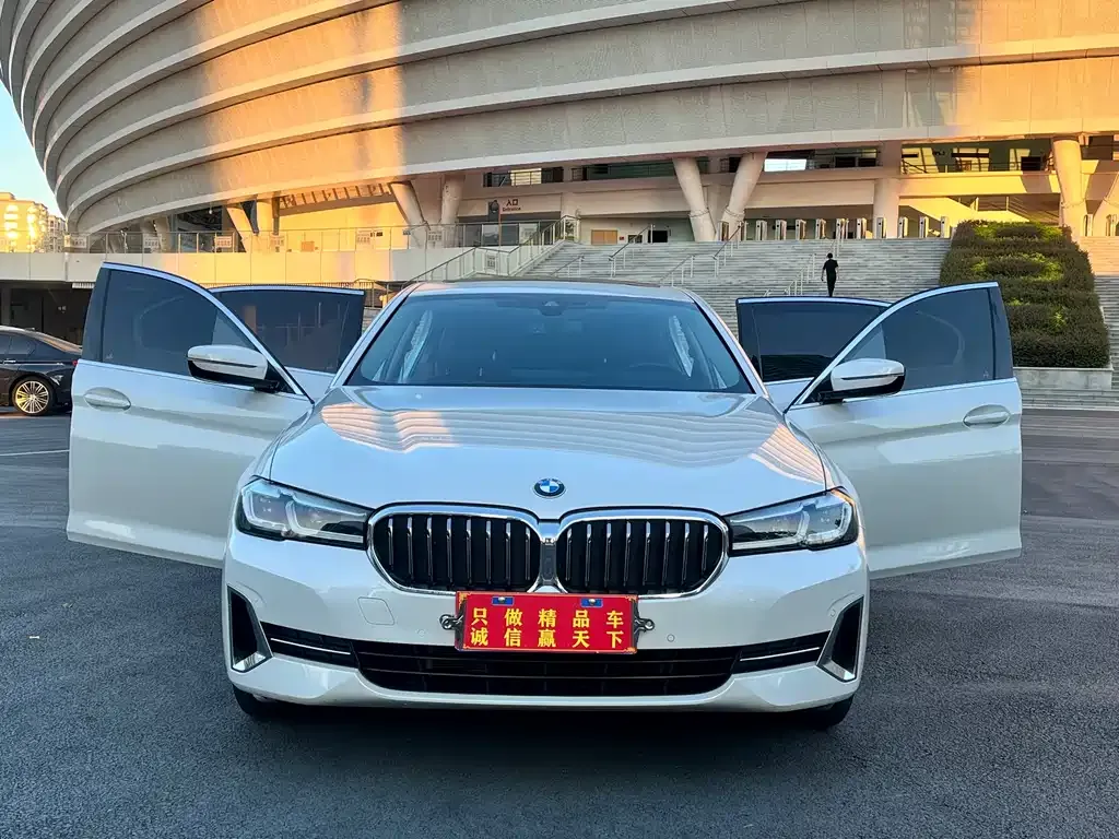 BMW 5 Series — фото 10