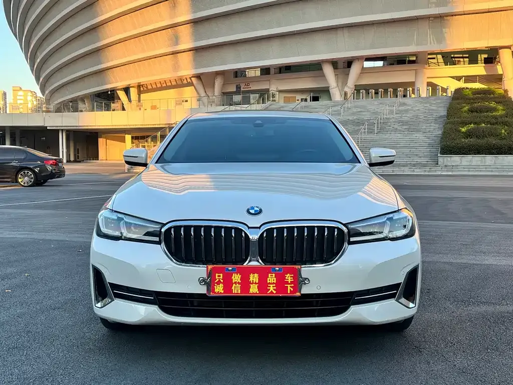 BMW 5 Series — фото 2