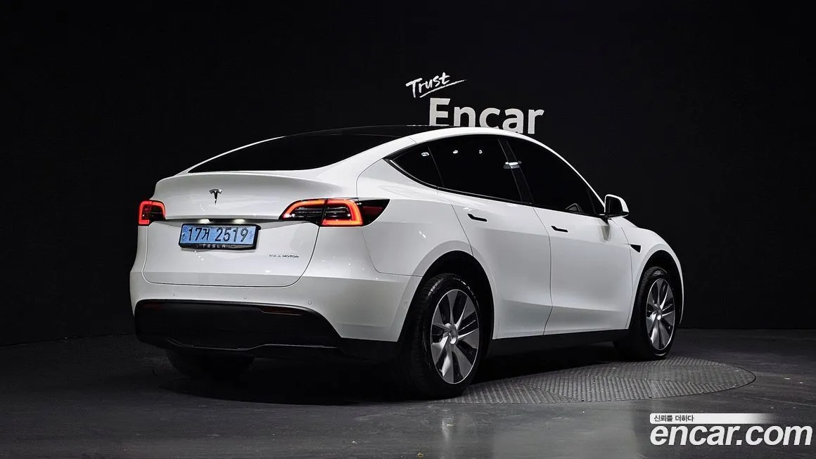 Tesla Model Y — фото 2