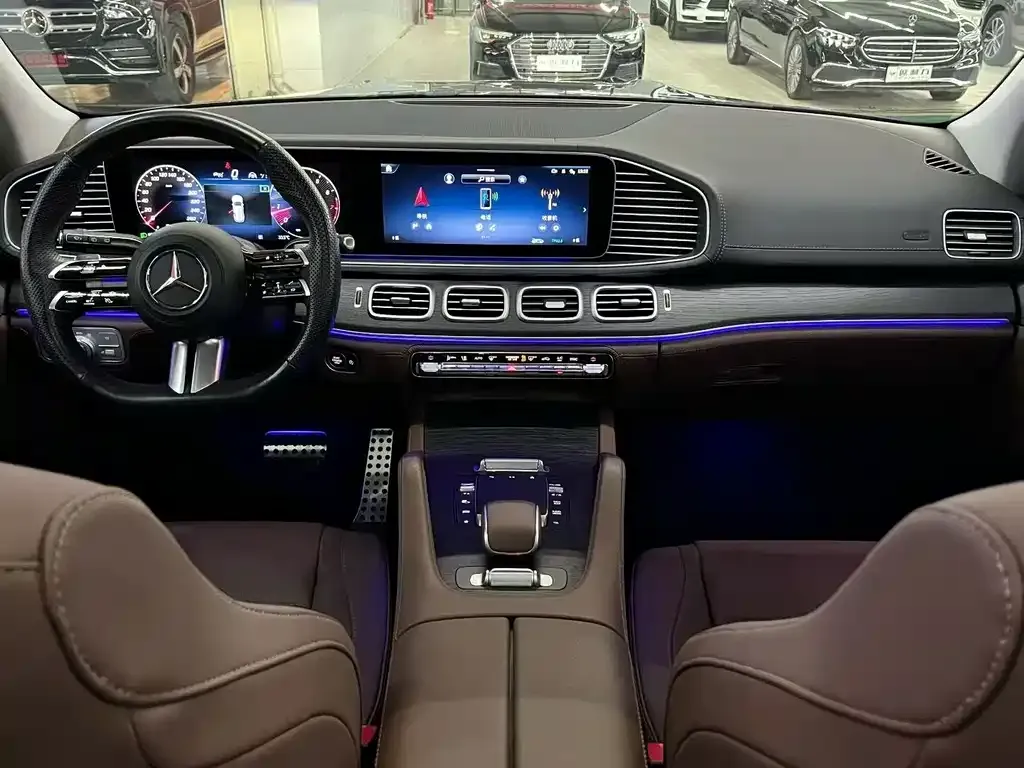 Mercedes-Benz GLS — фото 5