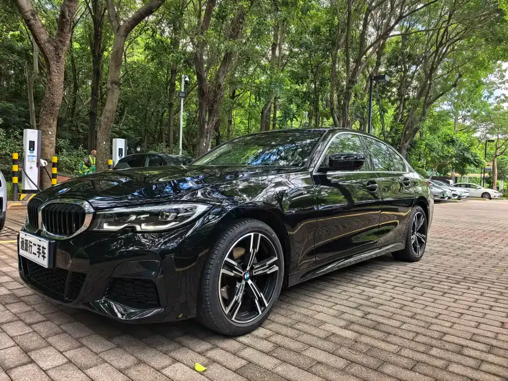 BMW 3 Series — фото 1
