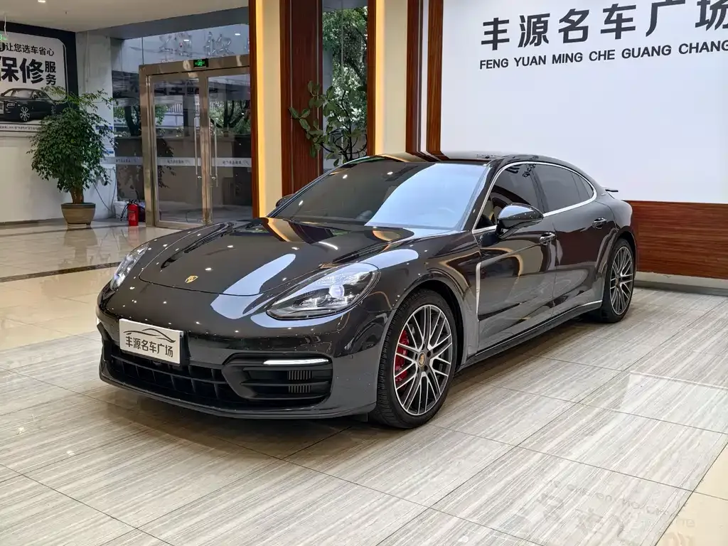 Porsche Panamera — фото 1