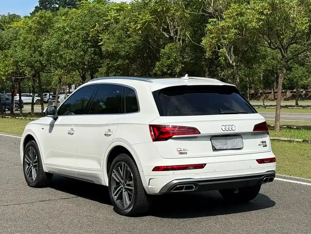 Audi Q5L — фото 7