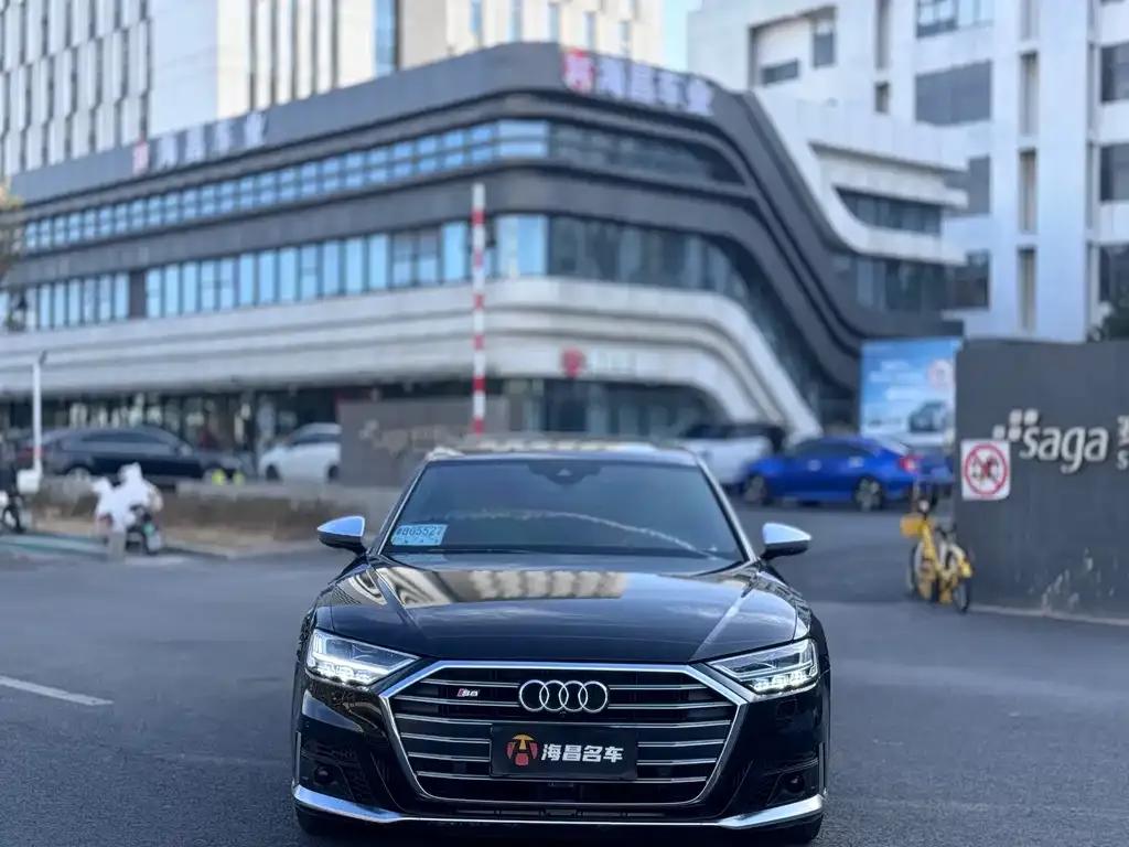 Audi S8 — фото 3