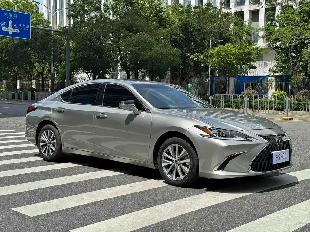 Lexus ES — фото 2