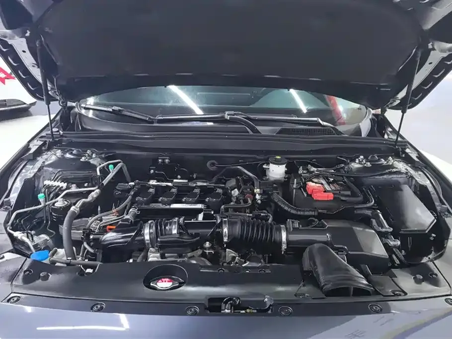 Honda Accord — фото 10
