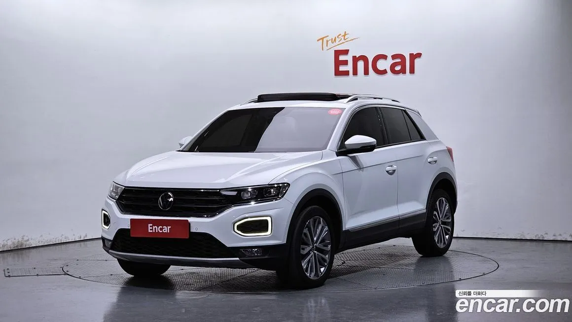 Volkswagen T-Roc — фото 1