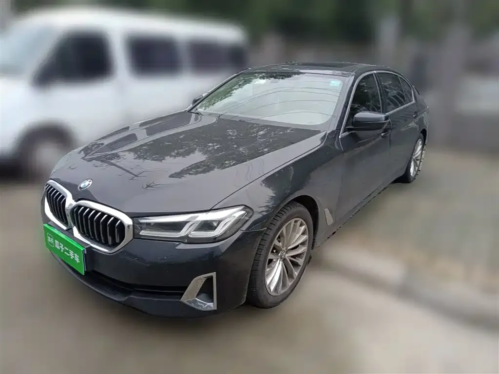 BMW 5 Series — фото 1