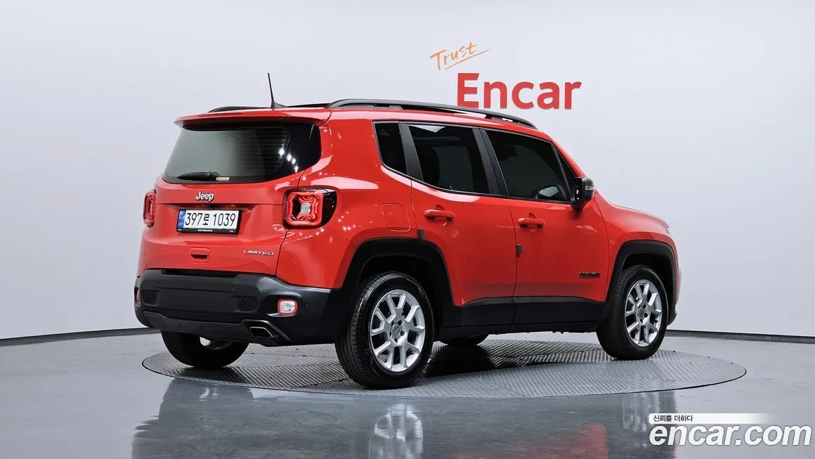 Jeep Renegade — фото 2